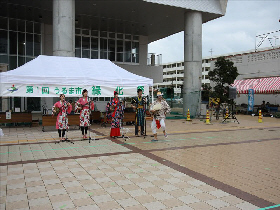 三線演奏の様子