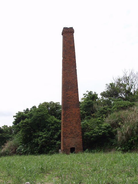 平敷屋製糖工場跡の煙突の画像