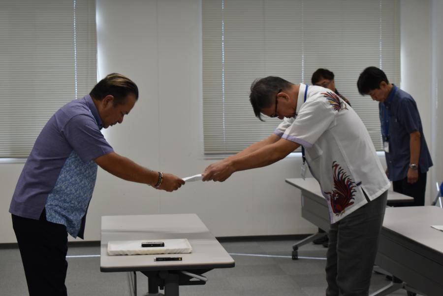沖縄防衛局手交3